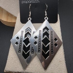 Paparazzi Silver and Black Diamond Earrings (1739)